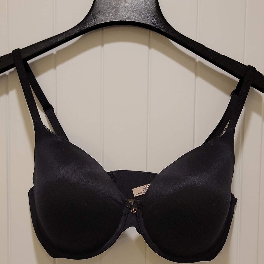 Victoria's Secret Body by Victoria Perfect Coverage Black Bra Size 34DDD